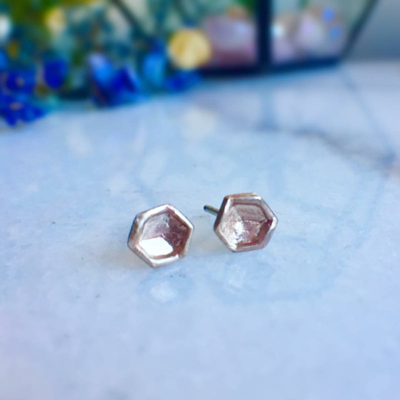 HONEYCOMB STUDS