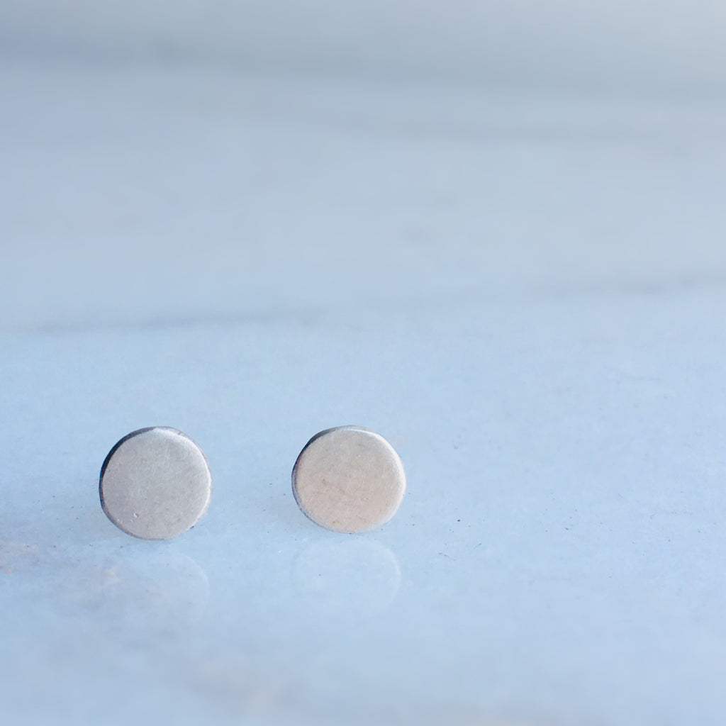 CIRCLE STUDS- 6MM OR 4MM