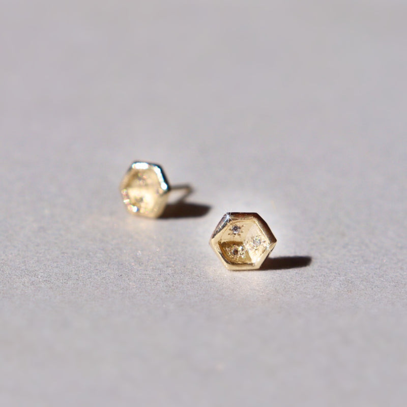 HONEYCOMB STUDS